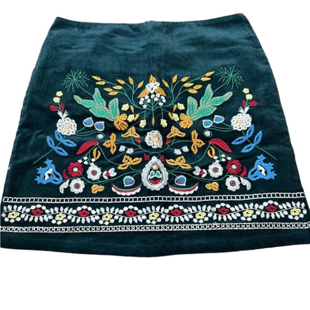 Simplee Green corduroy Floral embroidered skirt Size Size XL